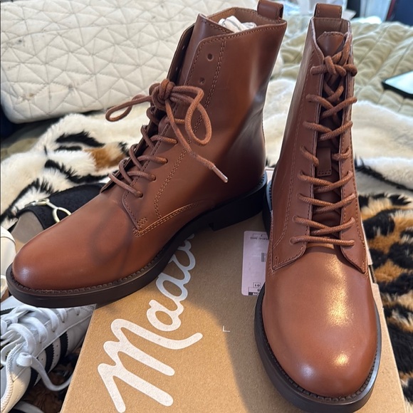 NWT Women’s Brown Leather Boots - Picture 4 of 5